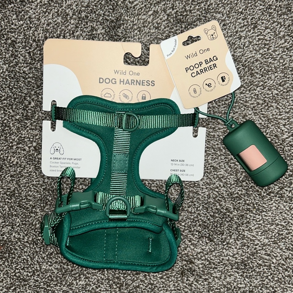 Wildone dog harness NWT